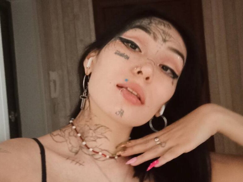 Emma_Stoun profile