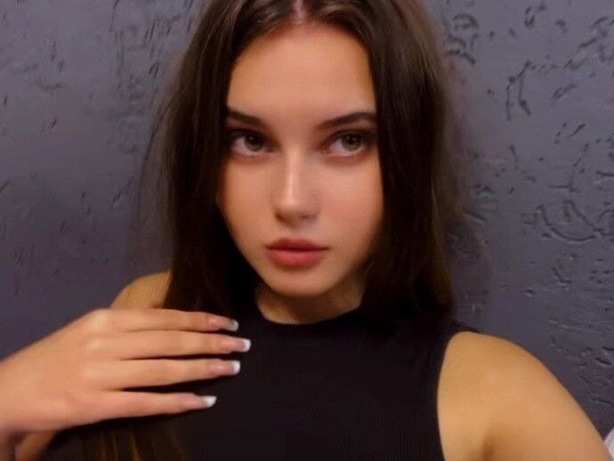 KiraMyth's Offline XXX Chat