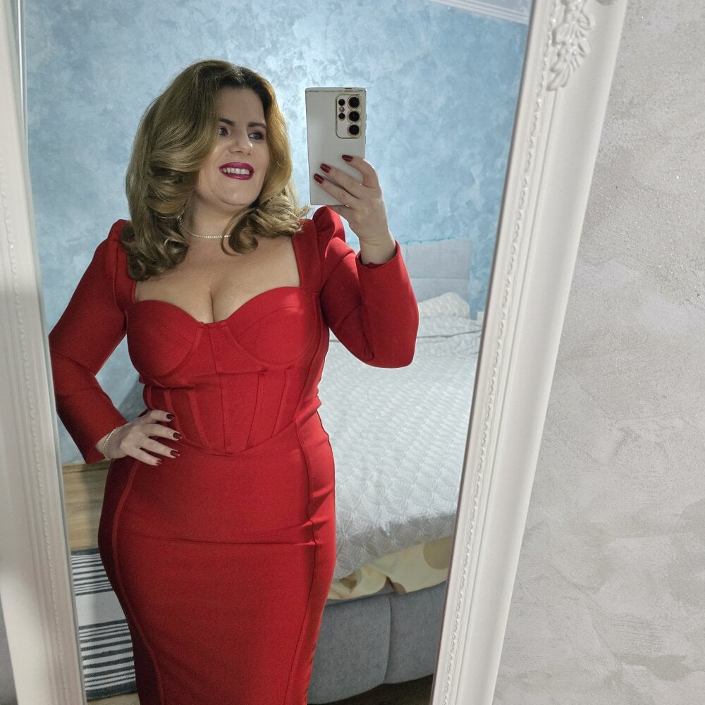 KarlyGray10 Offline XXX Chat