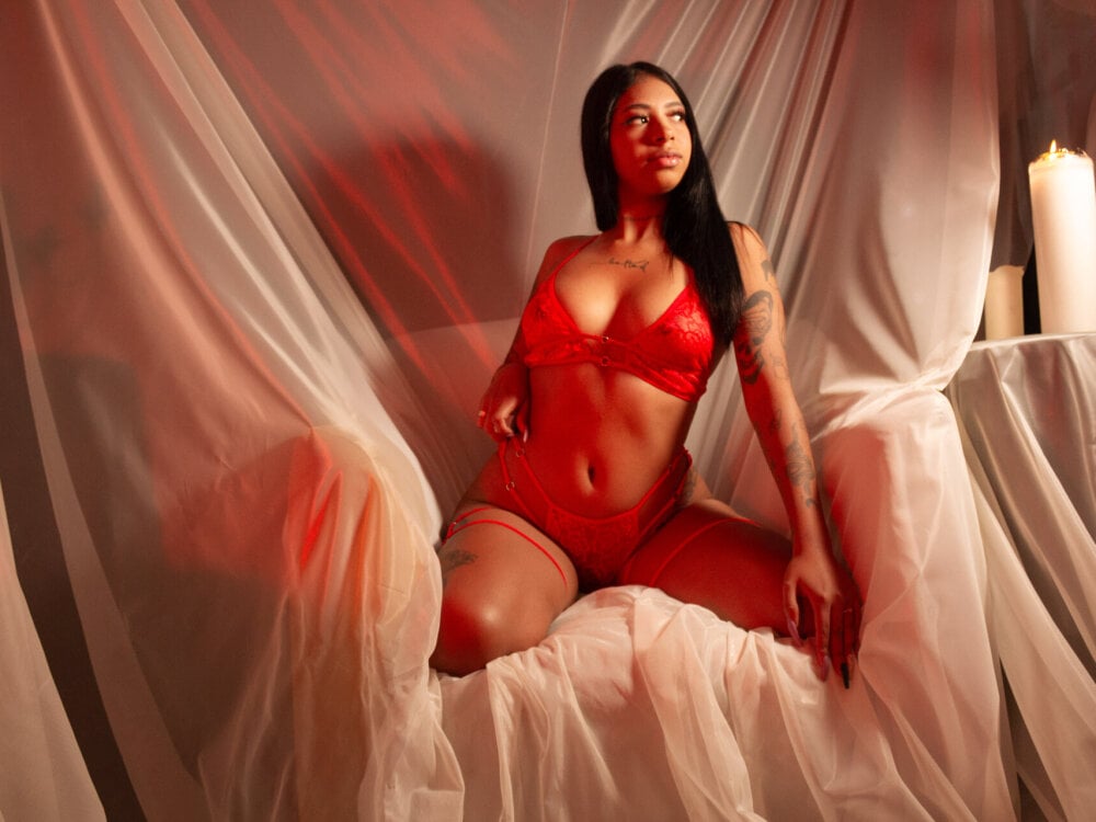 Live sex webcam photo for Lia-Anahiz #292366561