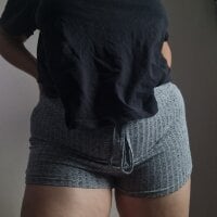 Curvy_Malu's Offline Chat Room