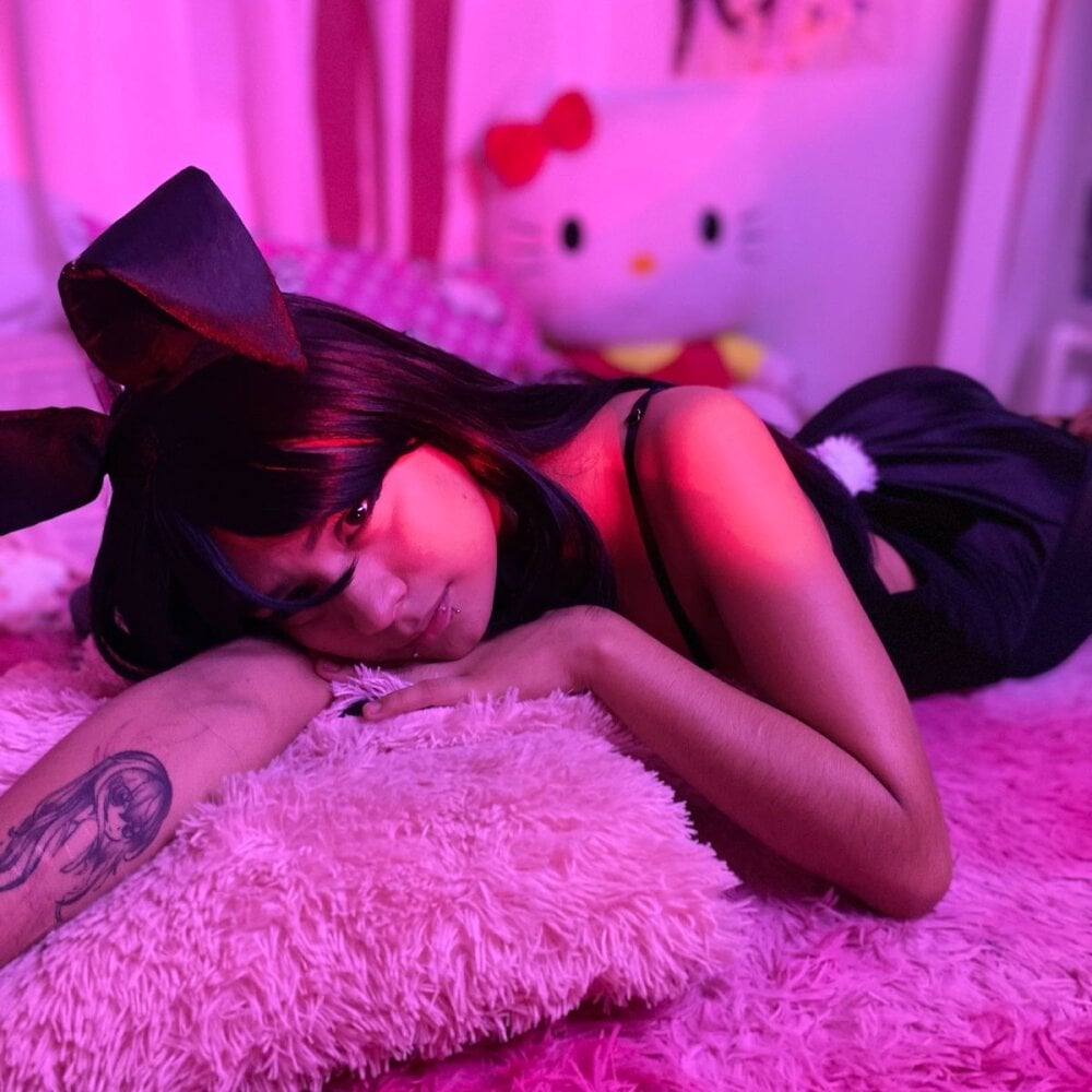 Akamehills' Offline XXX Chat