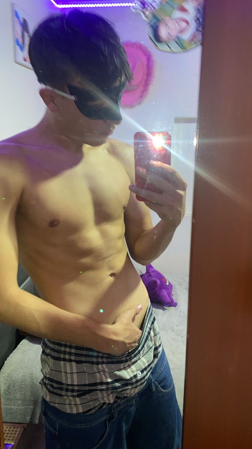 Adonis_tay
