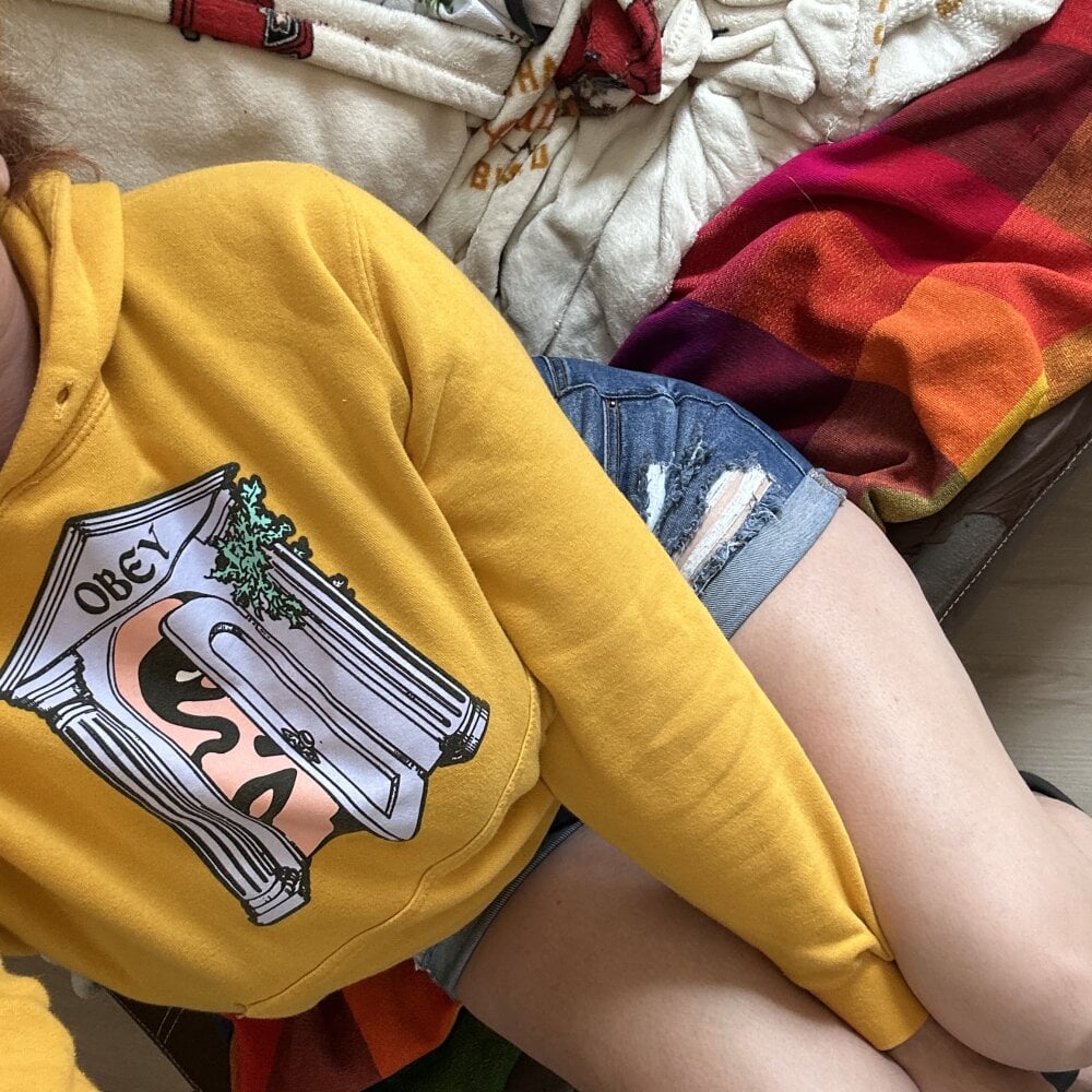 stripchat strawberry13saturn webcam profile pic via chatnmate.com