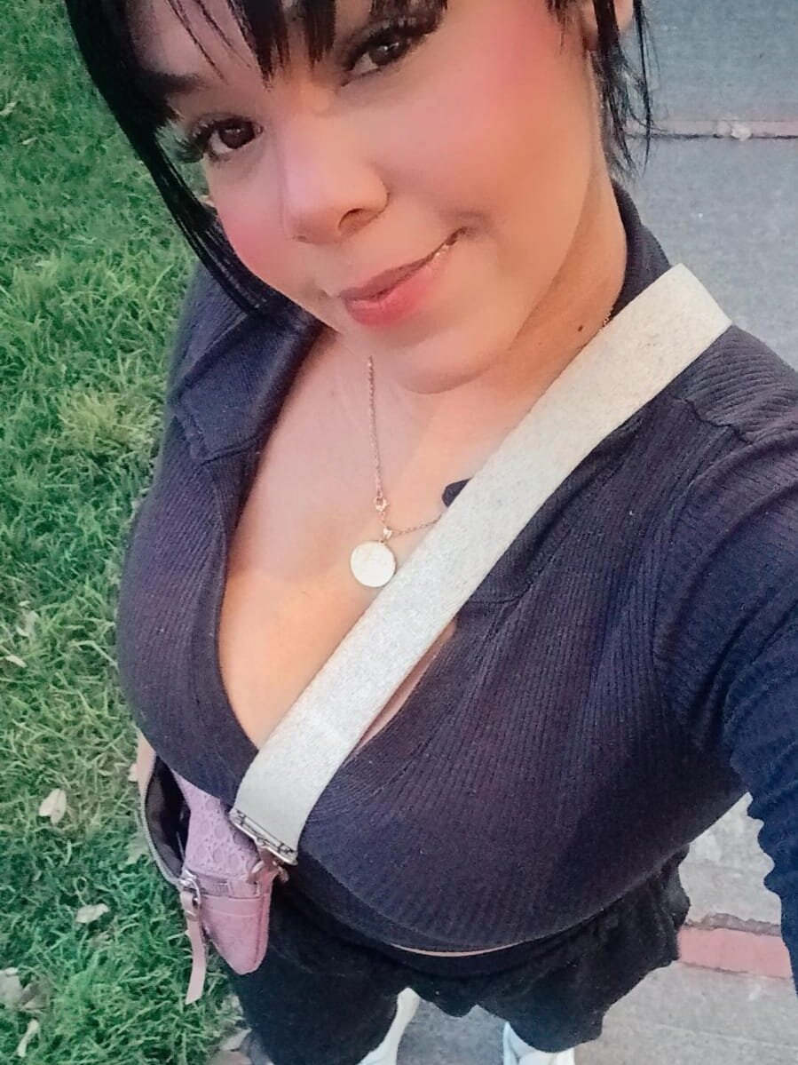 elivecams.com kendall_ch livesex profile in grey-eyes cams