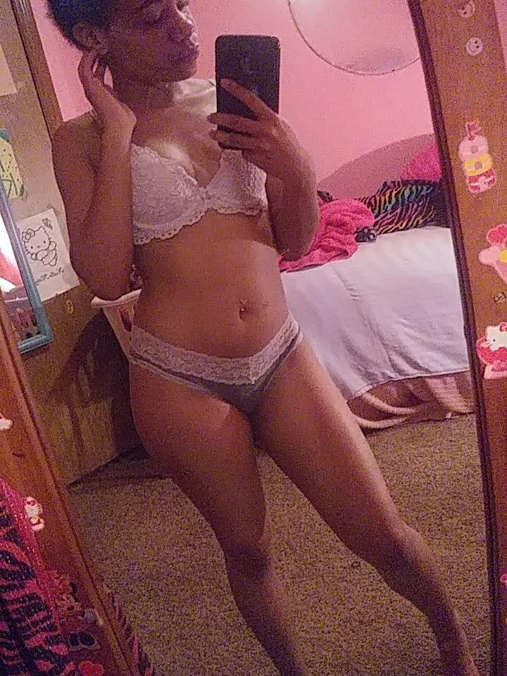 Live sex webcam photo for mariesissy2 #288761399