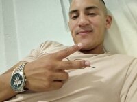 camiloandres21's Offline XXX Chat