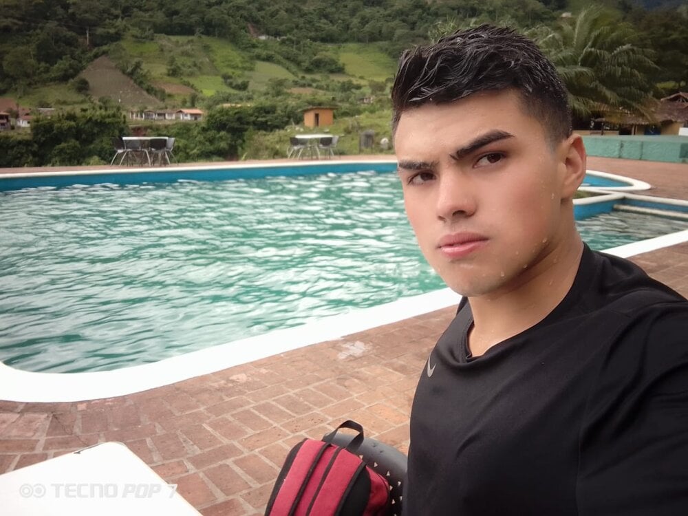 liam_boy__ from stripchat