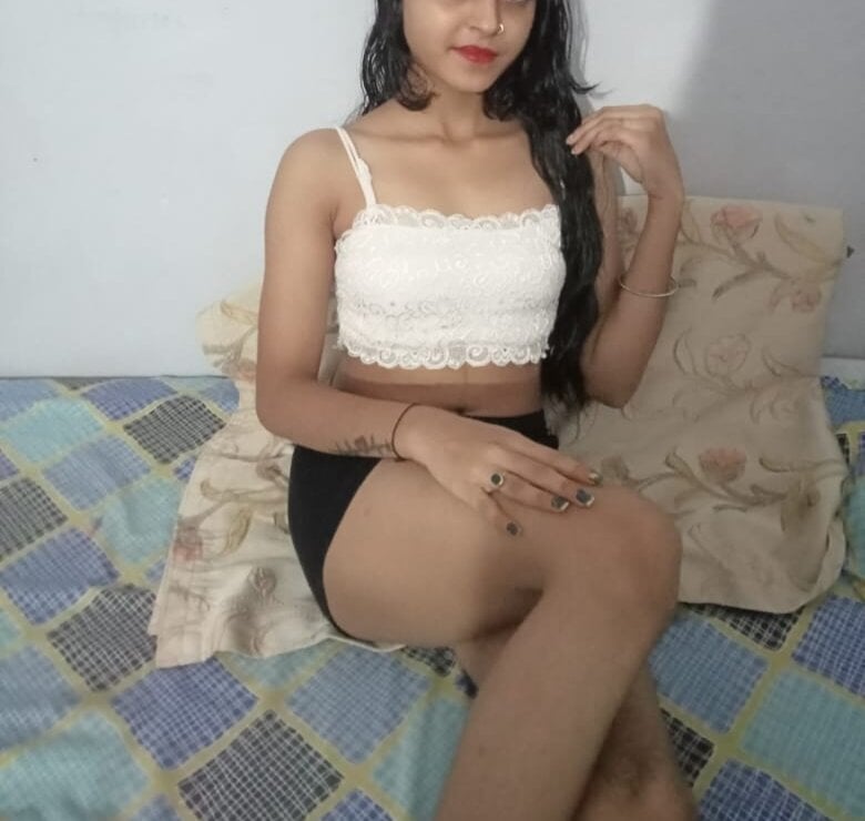 Nandundi live cam model at StripChat