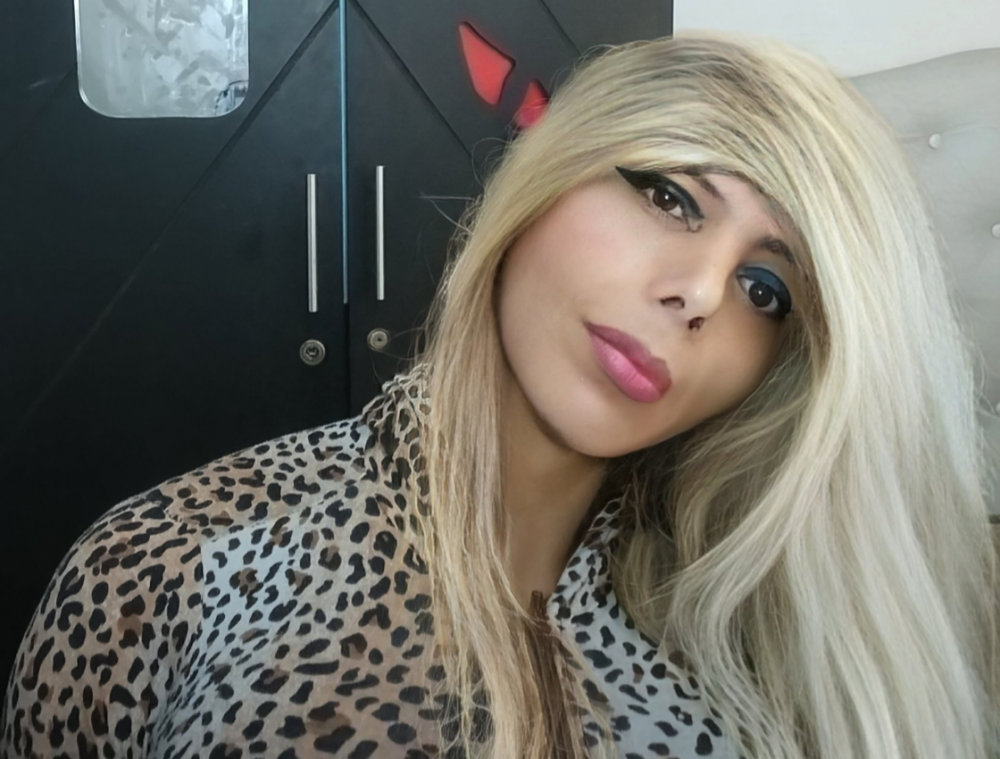 DanielaMuscleTS's webcam live show