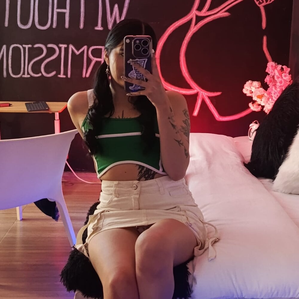 free6cams.com peige_tx livesex profile in i-come-from-heaven-but-i-moved-to-hell cams