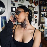 Natashabooty28's Offline Chat Room