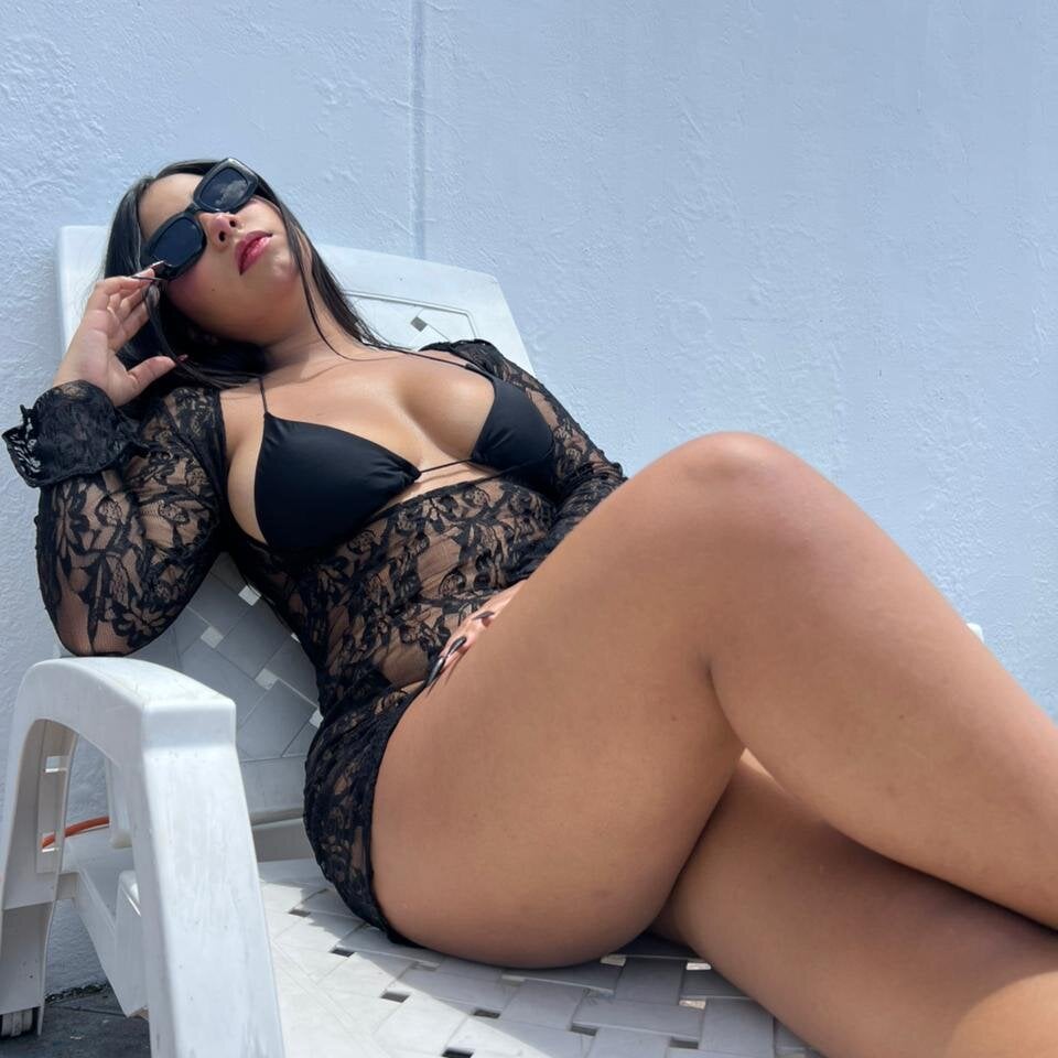 watchgirlcam.com sarita_castillo livesex profile in whispering-woods-of-europe cams