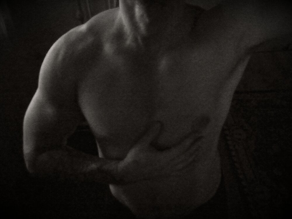 333Alone_in_theDark777