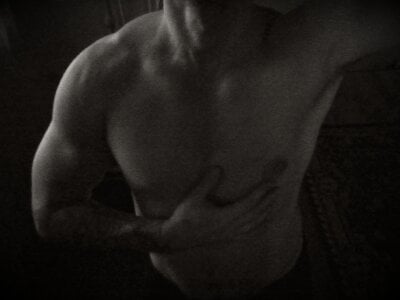 333Alone_in_theDark777