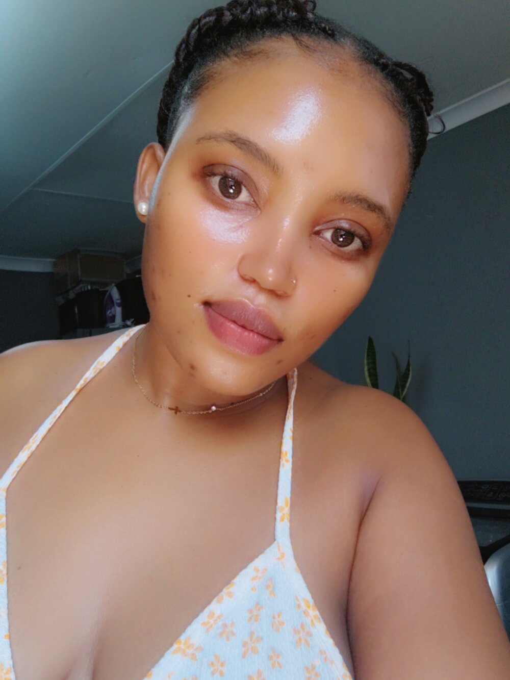 stripchat femininelady webcam profile pic via webcam-sexe.net