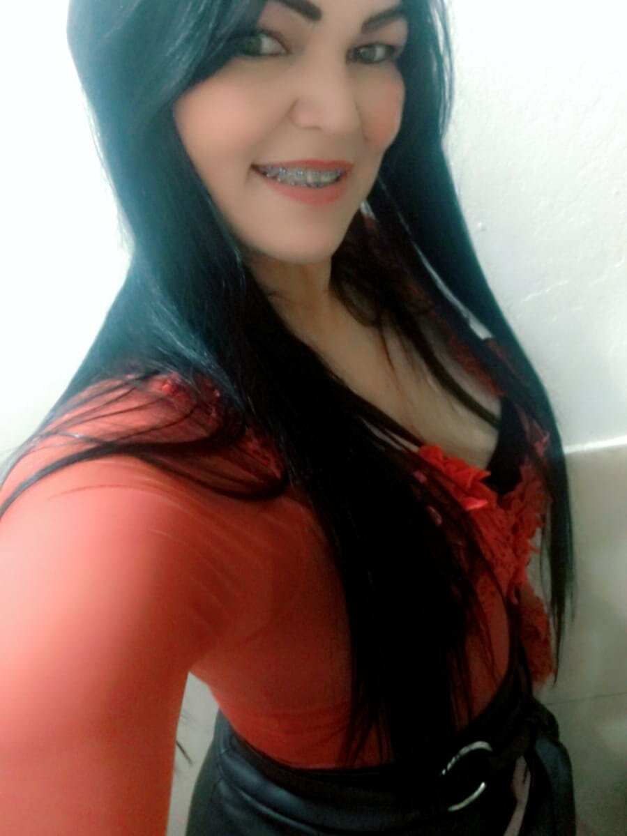 ELIZA_LARA's most recent online preview