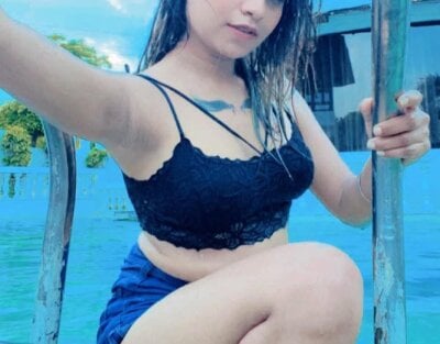 Hotnavya_janu Female C2c Webcam Strip