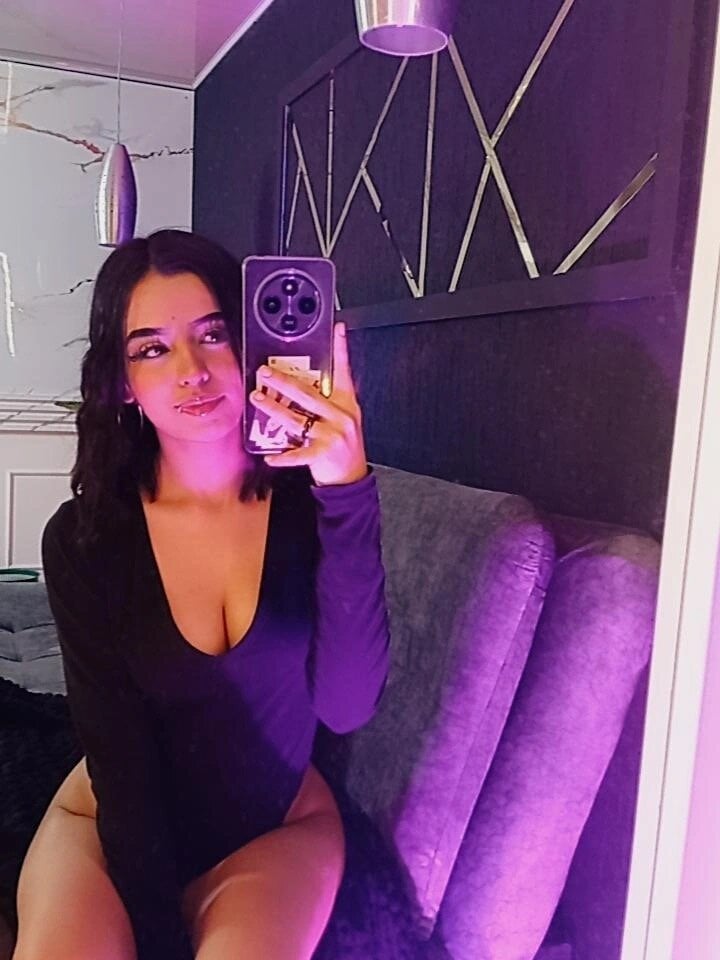 sexcam-girls.com laau1 livesex profile in hazel-eyes cams
