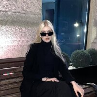 Ewa_Ross' Offline Chat Room
