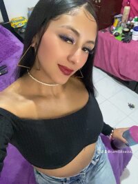 celeste-hot18's Offline XXX Chat