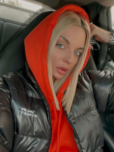 MelissaHoup ⏺ live webcam