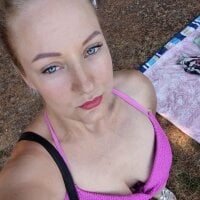 SpacyLady's Offline Chat Room