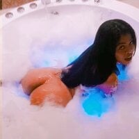 Kami_Latin_Sex's Offline Chat Room
