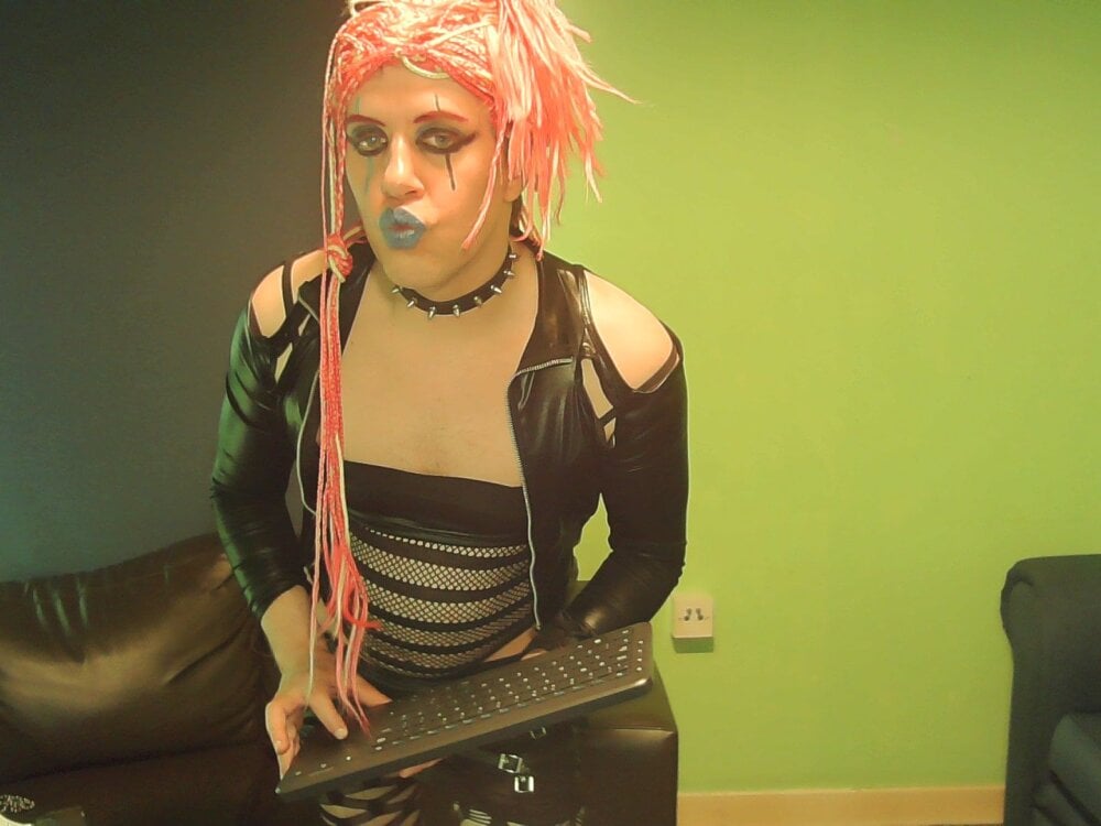 Live sex webcam photo for sexyass72 #289756453