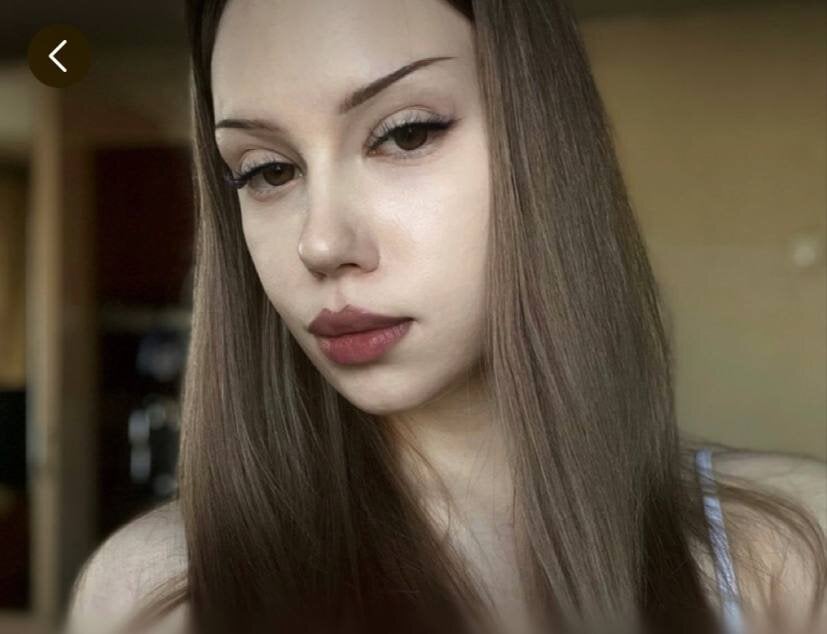 AdeleSwiftt's Offline Chat Room