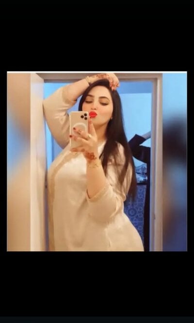 Quenn_squirt_maroc's Offline XXX Chat