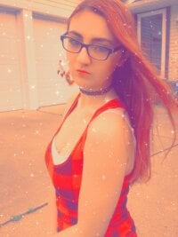 Daddyslilmommy99's Offline Chat Room