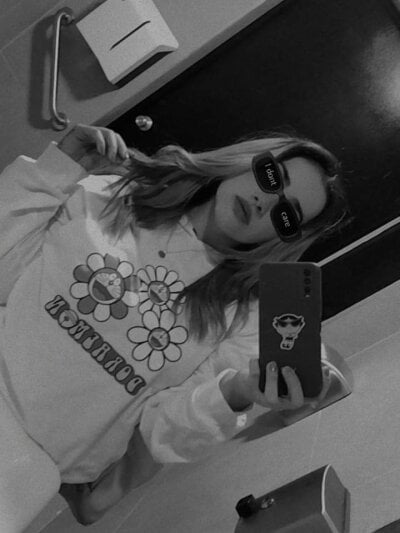LunaTornerjb Female Petite Online Cam Striptease