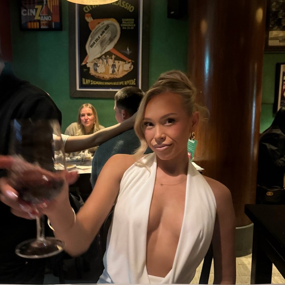 stripchat gigilinks webcam profile pic via livesexasiancams.com