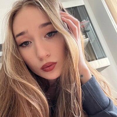 LauraGaines 🥣 free naked chat