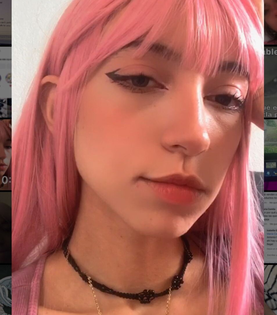 RamonaSmith live cam model at StripChat
