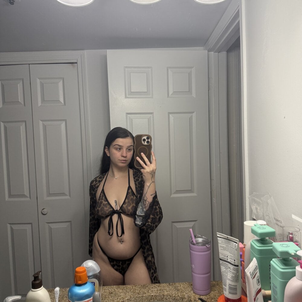 Watch  joeystaciee live on StripChat