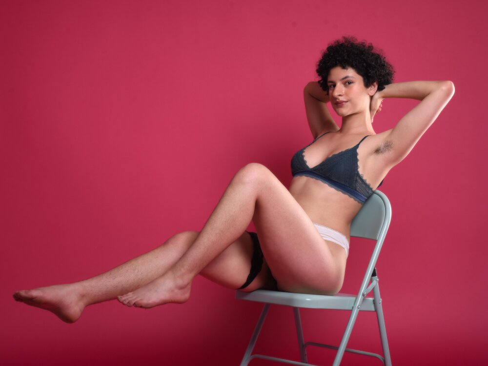 Live sex webcam photo for Roxxy_Ivanov_ #289957159