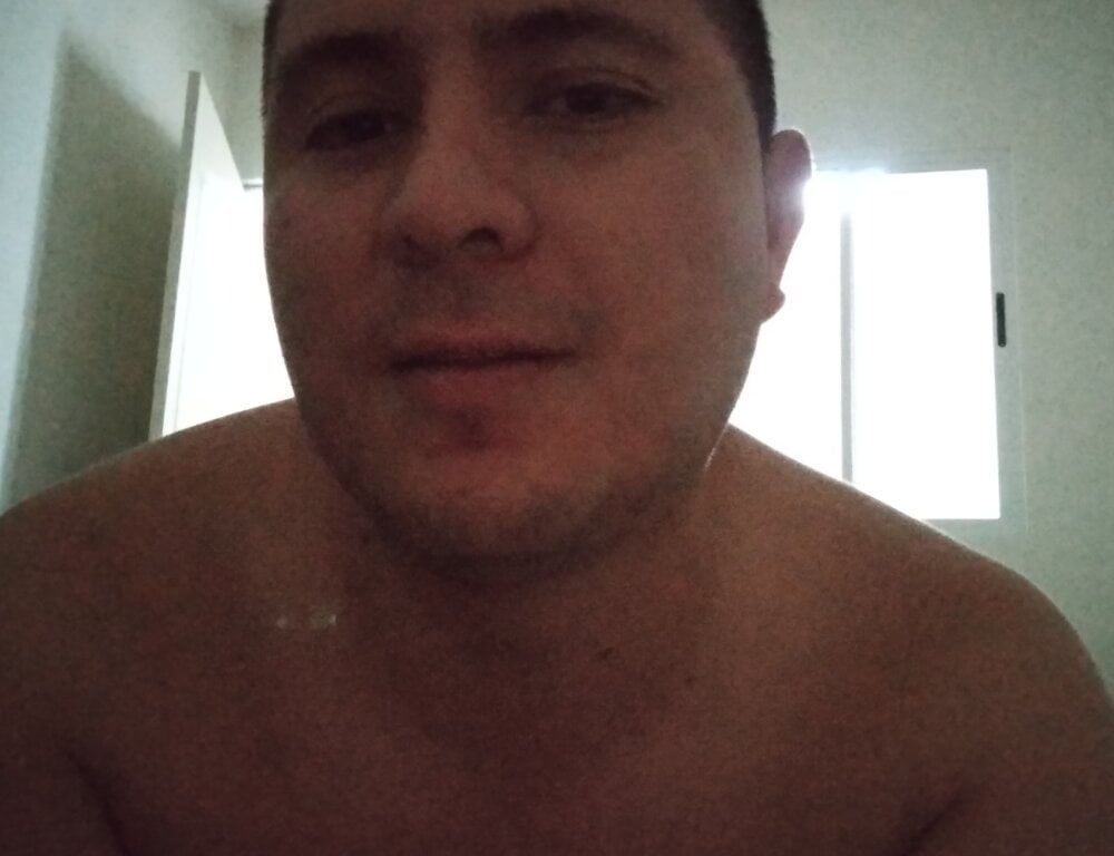 manuelwhitelive from stripchat