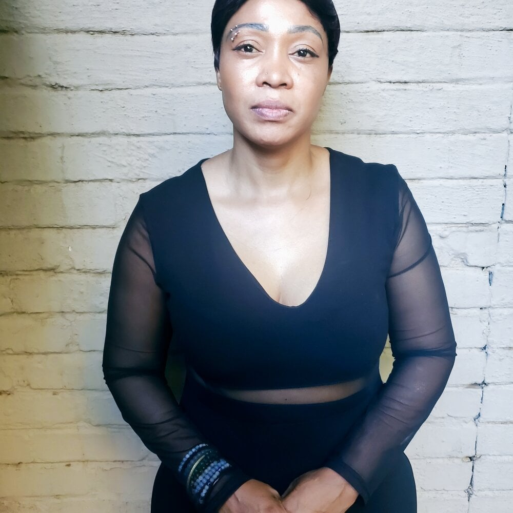 Maggiexxx Cam Model Profile | Stripchat