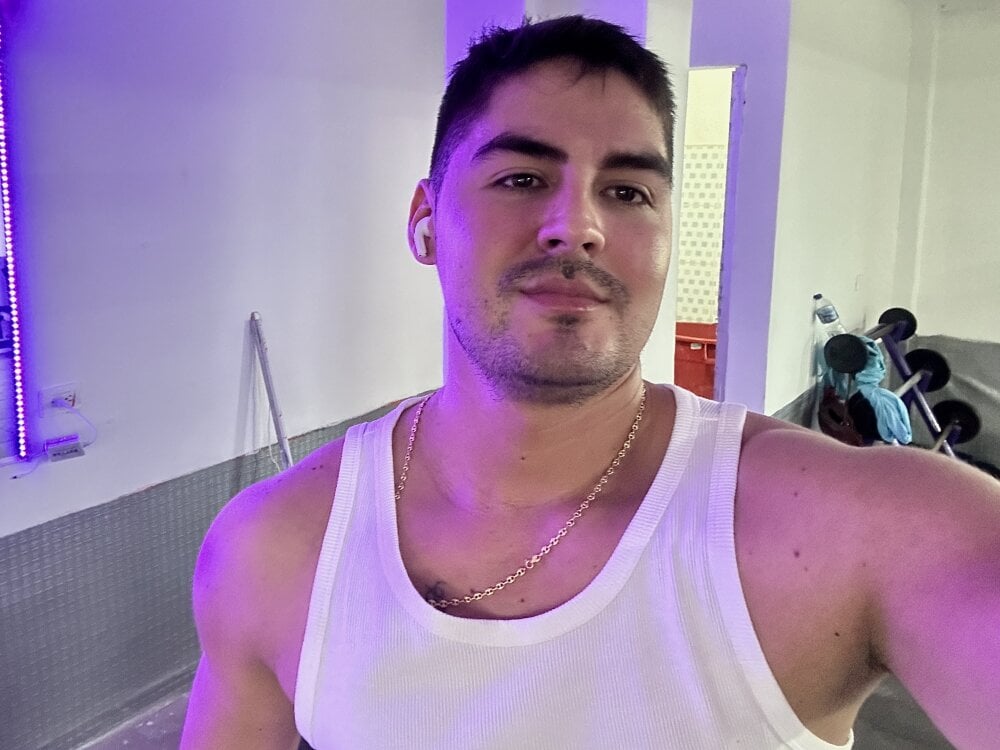 Garces5H-'s Offline XXX Chat