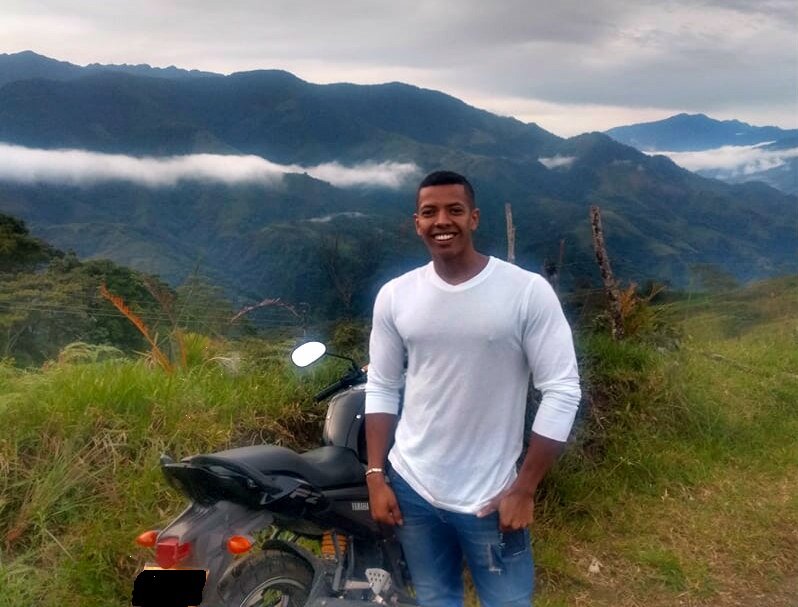 Muscle_Brown10 live webcam