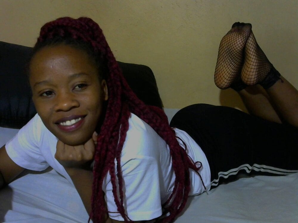 Watch Queentesi live on cam on StripChat