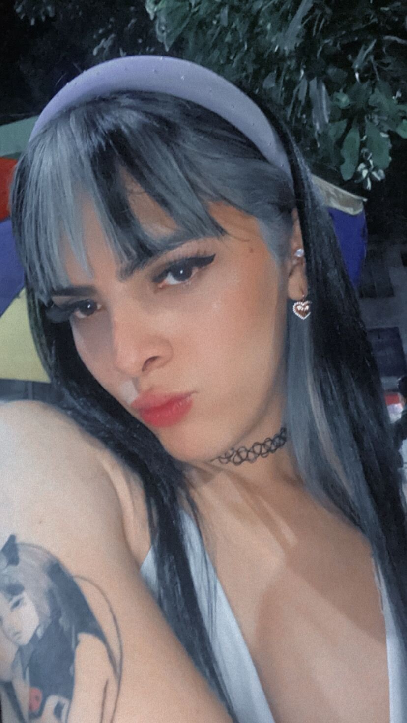 dolly_holly39