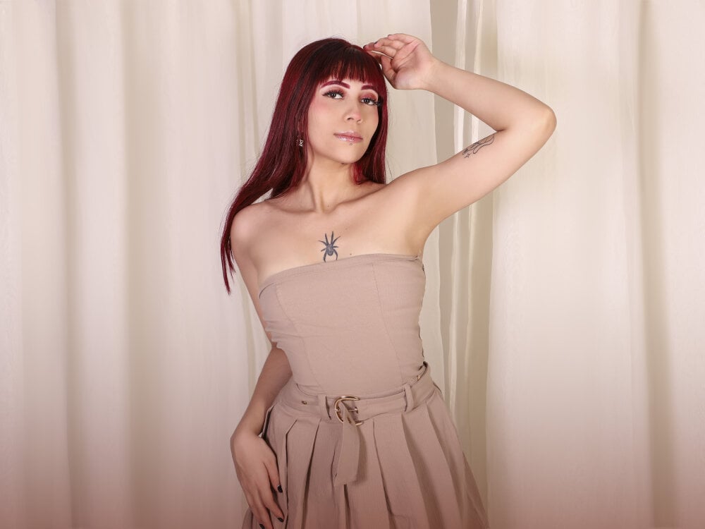 livestrip-joy.com cloecooperr livesex profile in top-or-bottom-your-choice cams