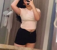 ravyaa_her's webcam live show