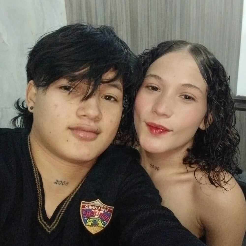 mia_and_ellen from stripchat
