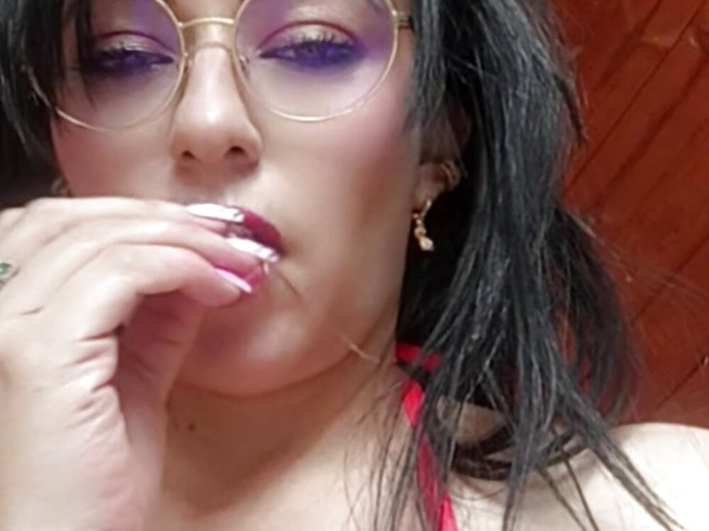 scarrlett40 live cam model at StripChat