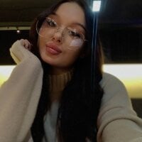 CharmingLeya's Offline Chat Room