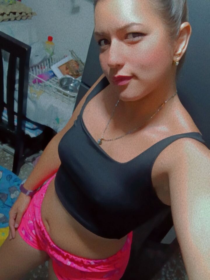 show2cam.com tinaalvarez18 livesex profile in from-a-hidden-gem-where-we-explore-our-deepest-desires-together cams